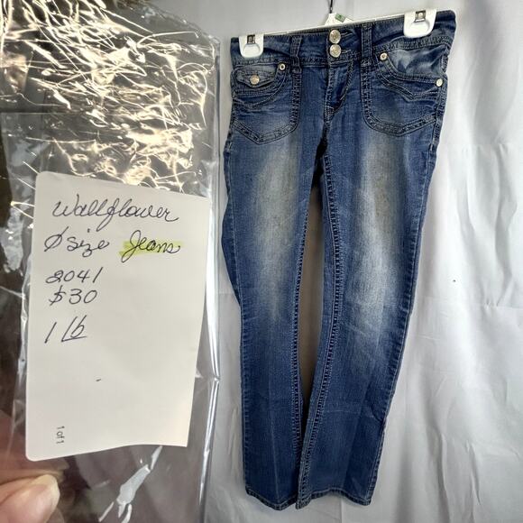 Wallflower Blue Jeans Size 0 bootcut stretch embellished pockets distressed - Picture 12 of 14